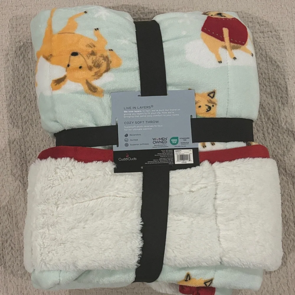 Cuddl Duds Polar Bear Throw Blanket - Red, White, Cream - Picture 3 of 5